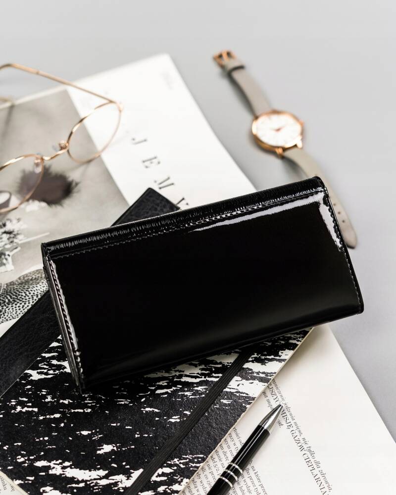 Veľká, kožená dámska peňaženka so zapínaním na patentku — Cavaldi