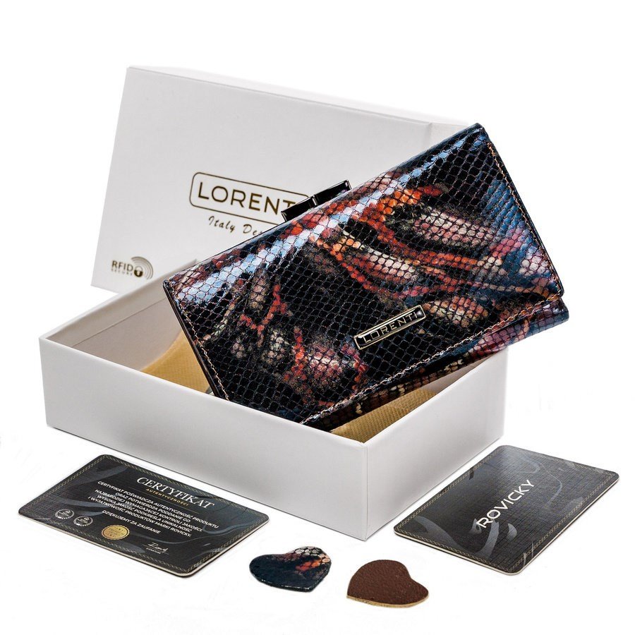 E-shop Dámska kožená peňaženka so zapínaním zdobená motívom hadej kože — Lorenti