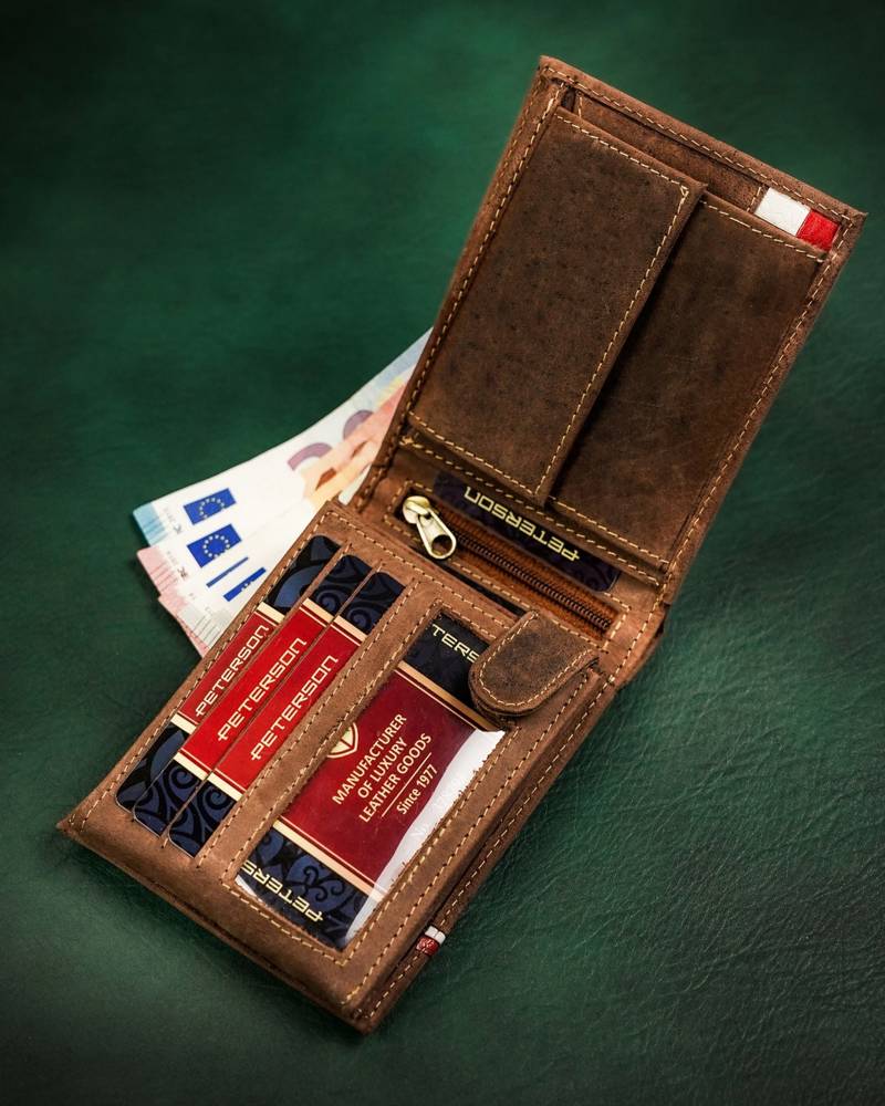 Pánska kožená peňaženka s vlasteneckým vzorom - Peterson