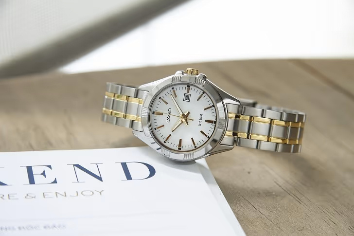 CASIO LTP-1308SG-7AVDF WOMEN'S WATCH (zd605c) + BOX