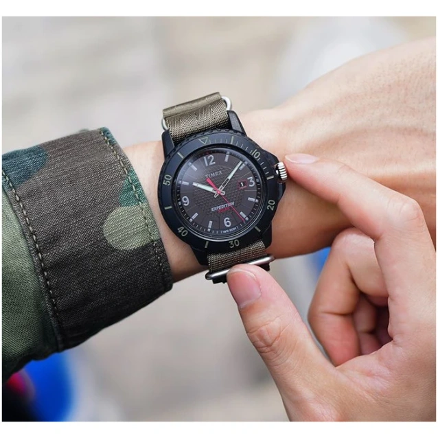 ZEGAREK MĘSKI TIMEX EXPEDITION GALLATIN SOLAR TW4B14500 (zt130b)