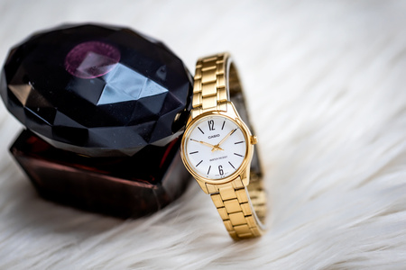 Casio Women's LTP-V005G-7B Watch + BOX