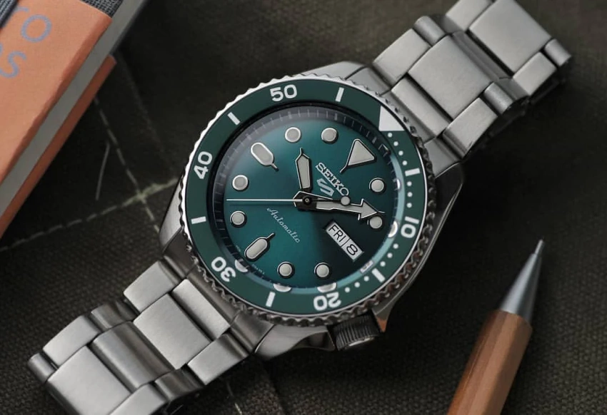 MEN'S WATCH SEIKO 5 SRPD61K1 AUTOMATIC + BOX