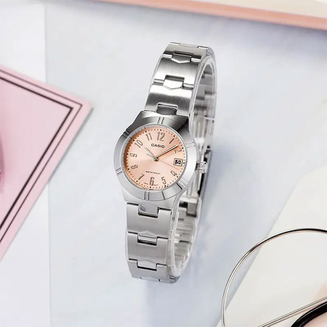CASIO WOMEN'S WATCH LTP-1241D-4A3 + BOX