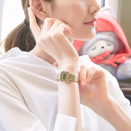 CASIO VINTAGE WOMEN'S WATCH LA-670WGA-9 (zd597d) + BOX