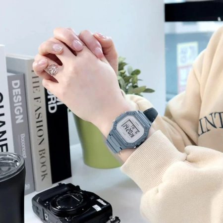 Casio Men's Watch W-218HC-2AVDF ( zd208g) + BOX