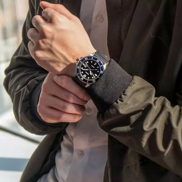 CASIO MEN'S WATCH MDV 107-1A2 WR200 (zd172a) + BOX