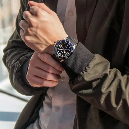 CASIO MEN'S WATCH MDV 107-1A2 WR200 (zd172a) + BOX