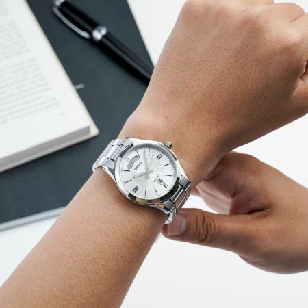 CASIO MEN'S WATCH MTP-1381D-7AVDF (zd076b) + BOX