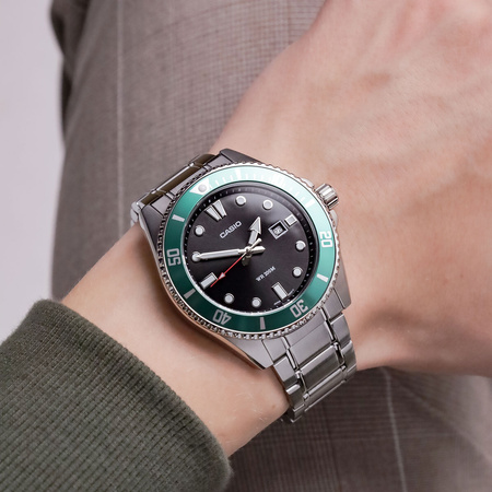 Casio Men's Watch MDV-107D-3A WR200 + BOX