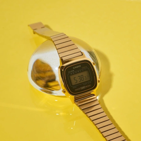 CASIO VINTAGE LA670WGA-1 WOMEN'S WATCH (zd597b) + BOX