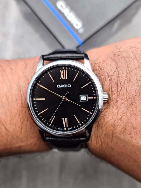 CASIO MEN'S WATCH MTP-V002L-1B3 + BOX (zd224a)