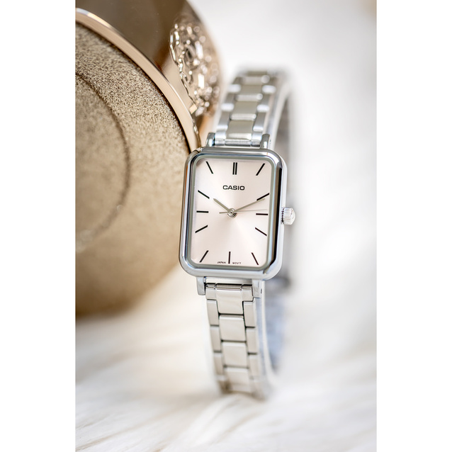 CASIO WOMEN'S WATCH LTP-V009D-4E + BOX