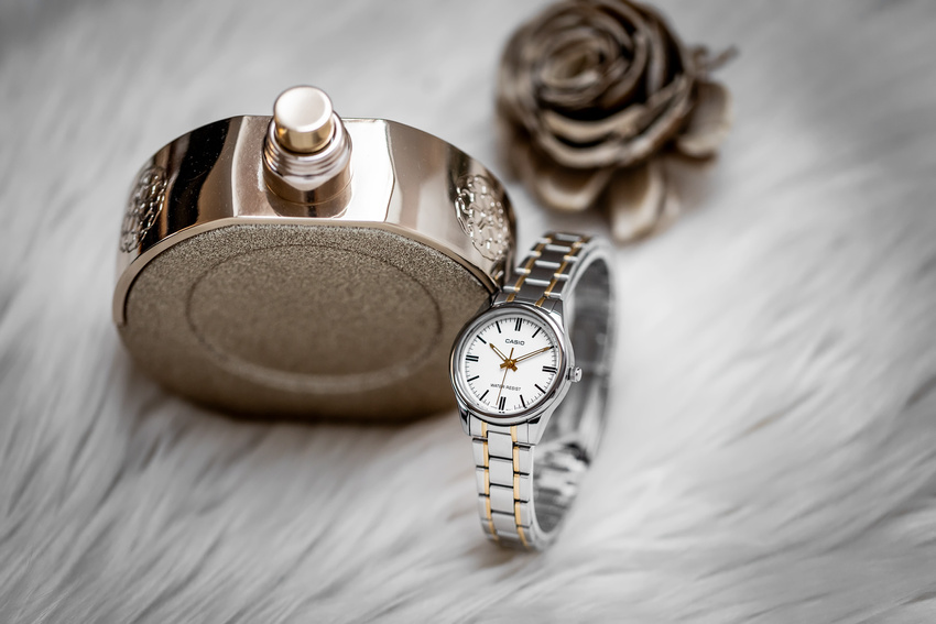 CASIO LTP-V005SG-7A WOMEN'S WATCH (zd586i) + BOX