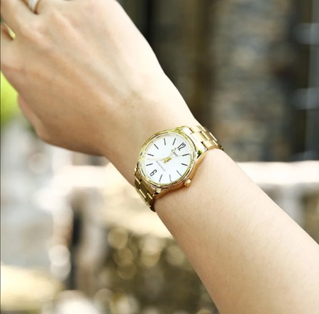 Casio Women's LTP-V005G-7B Watch + BOX