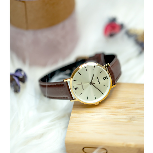 Casio LTP-VT01GL-9B Women's Watch + BOX