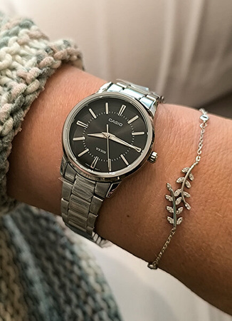 CASIO LTP-1303D-1AVDF WOMEN'S WATCH (zd591b) + BOX