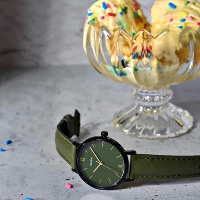 CASIO WOMEN'S WATCH LTP-VT02BL-3A CLASSIC + BOX