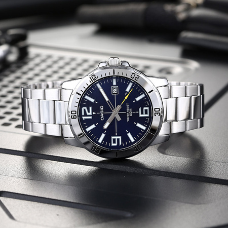 CASIO MEN'S WATCH MTP-VD01D-2B (zd175a) + BOX