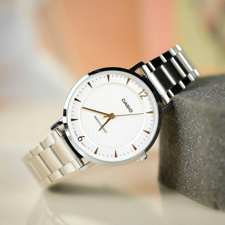 CASIO LTP-VT04D-7A WOMEN'S WATCH (zd659d) + BOX