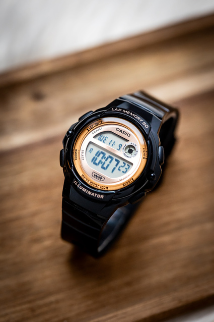 ZEGAREK DAMSKI CASIO LWS-1200H-1AVDF + BOX