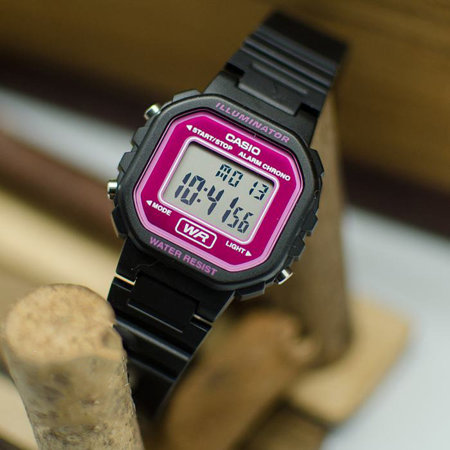 ZEGAREK DZIECIĘCY CASIO LA-20WH-4ADF  + BOX